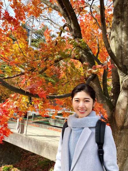 紅葉の前